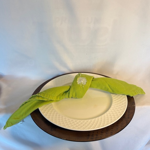 SET OF 6 VINTAGE LIME GREEN EMBROIDERED  SOFT CLOTH NAPKINS- RARELY USED - 18X18 - Picture 9 of 15